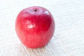 تصویر 1 از سیب قرمز شیرین با طعم طبیعی